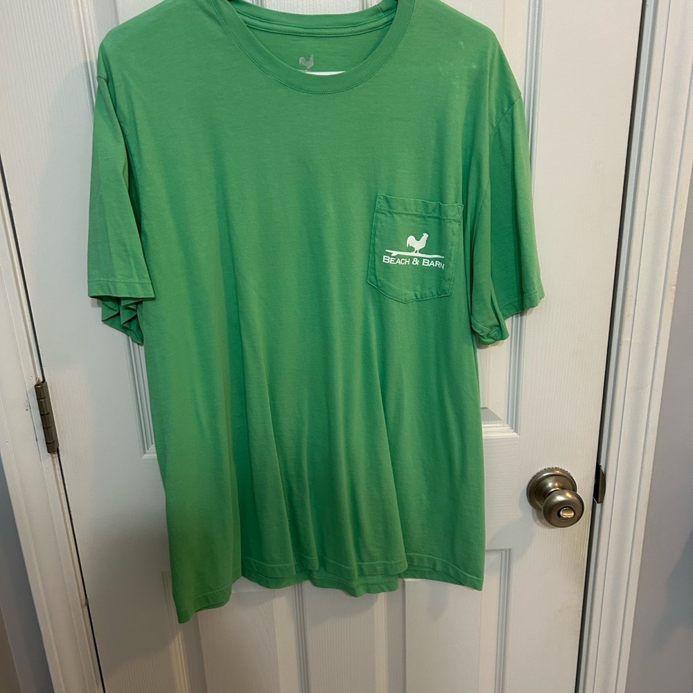 Beach & Barn Green Organic Cotton T-Shirt. Size L